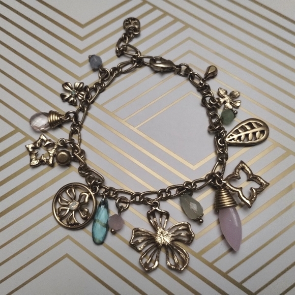 Floral Theme Charm Bracelet - Picture 5 of 6